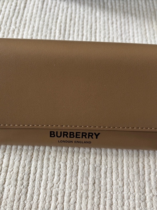 Burberry Accessories - Burberry Glasses case